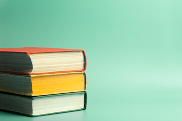 17款中东版霸道TX后窗的小三角加热丝一边有一边没有吗-